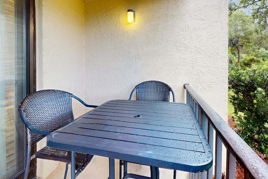 1st Floor Condo with Pools, Hot tub, close to Beach, Tennis Pickleball Courts