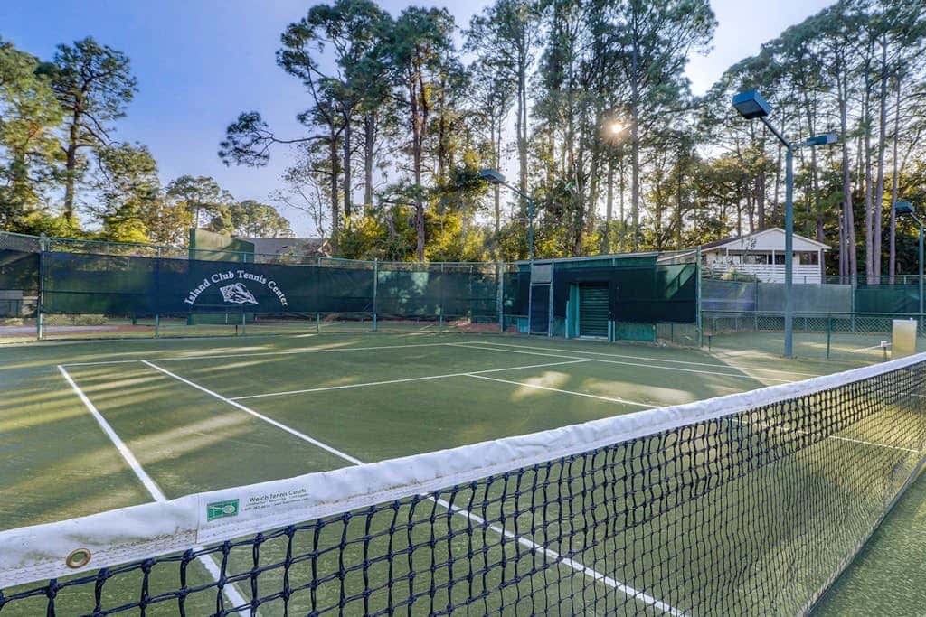 1st Floor Condo with Pools, Hot tub, close to Beach, Tennis Pickleball Courts