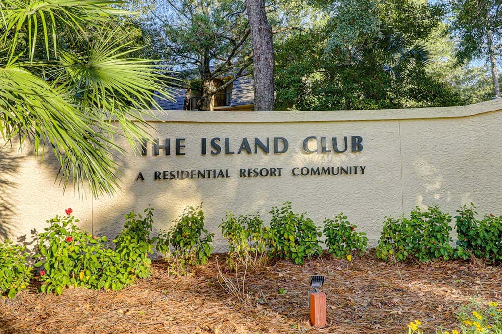 1st Floor Condo with Pools, Hot tub, close to Beach, Tennis Pickleball Courts