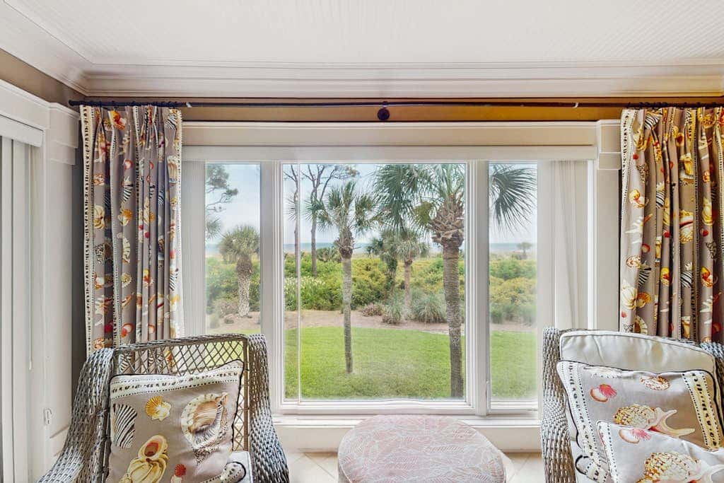 Direct Ocean View Condo with balcony, pools, hot tub, boardwalk to beach