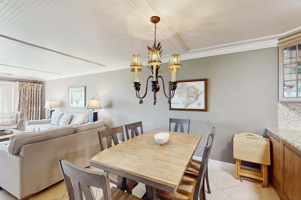 Direct Ocean View Condo with balcony, pools, hot tub, boardwalk to beach