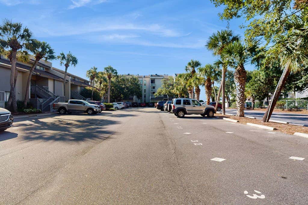 Direct Ocean View Condo with balcony, pools, hot tub, boardwalk to beach