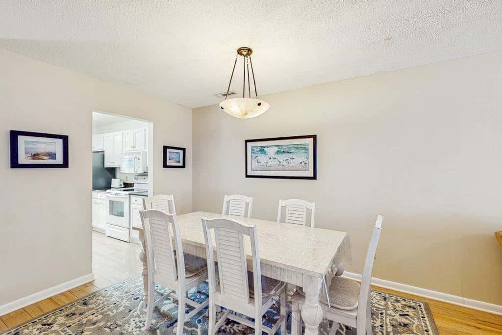 Shipyard Condo next to pool, near tennis, beach and restaurants