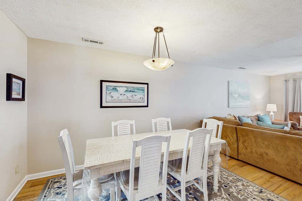 Shipyard Condo next to pool, near tennis, beach and restaurants