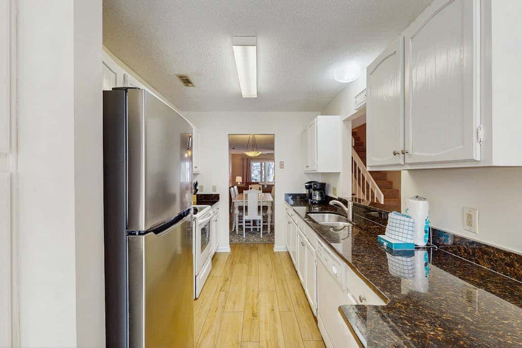 Shipyard Condo next to pool, near tennis, beach and restaurants
