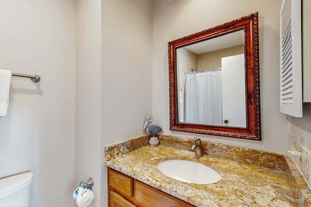 Shipyard Condo next to pool, near tennis, beach and restaurants