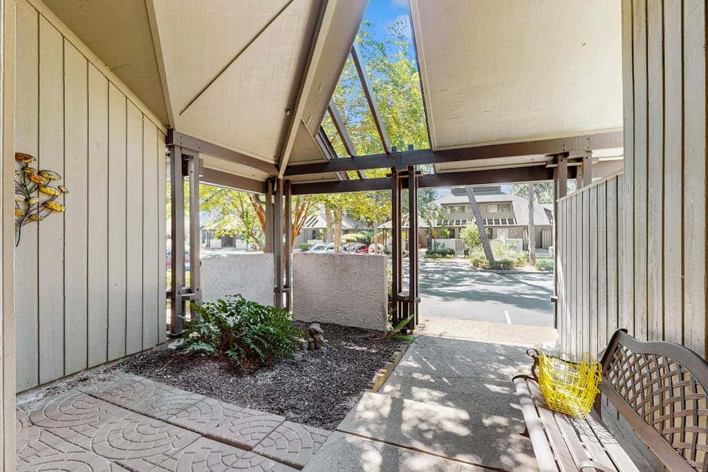 Shipyard Condo next to pool, near tennis, beach and restaurants