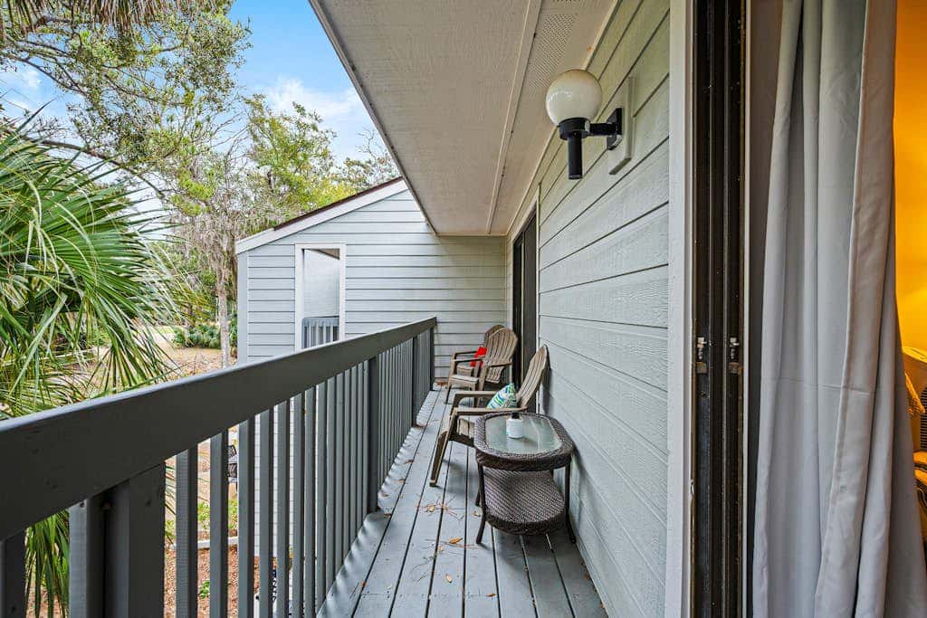Charming Townhome with Golf Course View,On-site Pool and Short Walk to Beach!