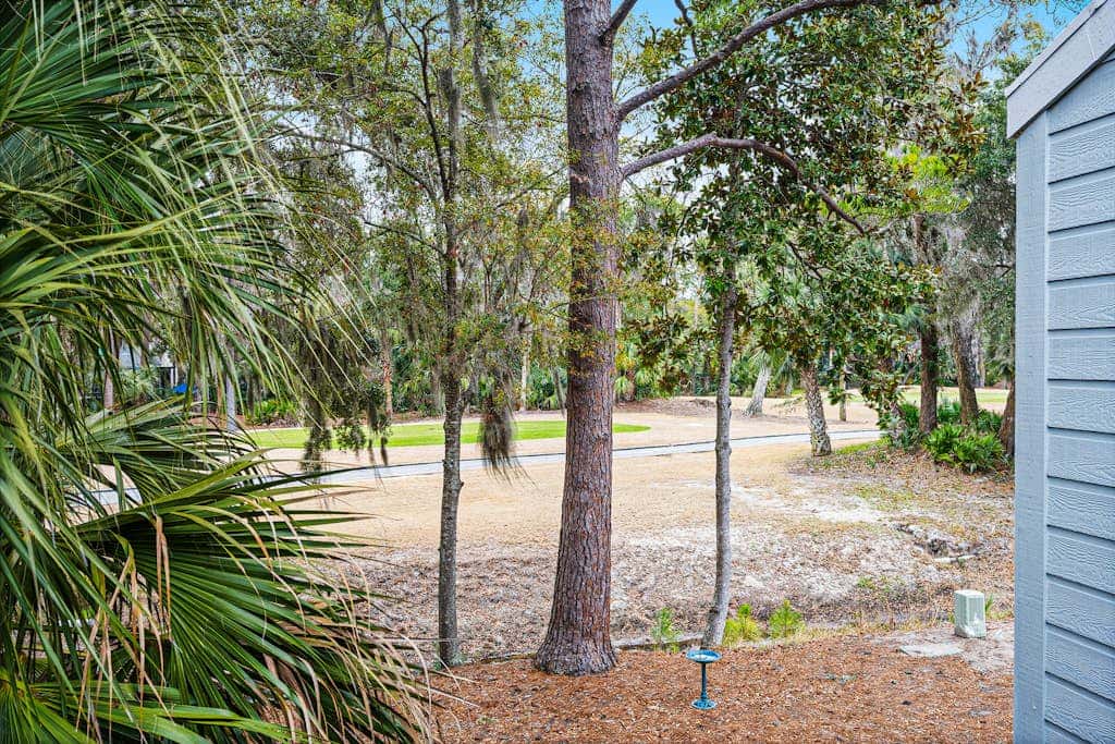 Charming Townhome with Golf Course View,On-site Pool and Short Walk to Beach!