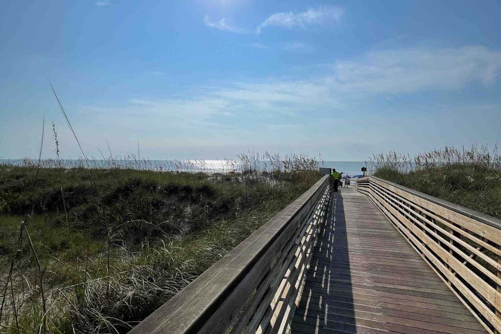 Charming Townhome with Golf Course View,On-site Pool and Short Walk to Beach!