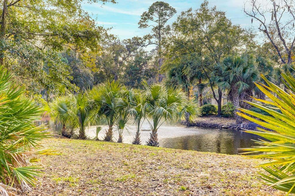 Charming Townhome with Golf Course View,On-site Pool and Short Walk to Beach!