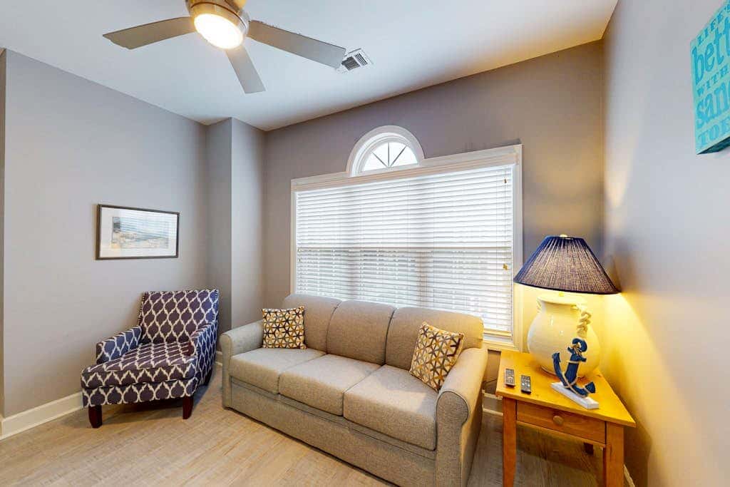 Family Friendly Condo - Across From Islanders Beach Park!
