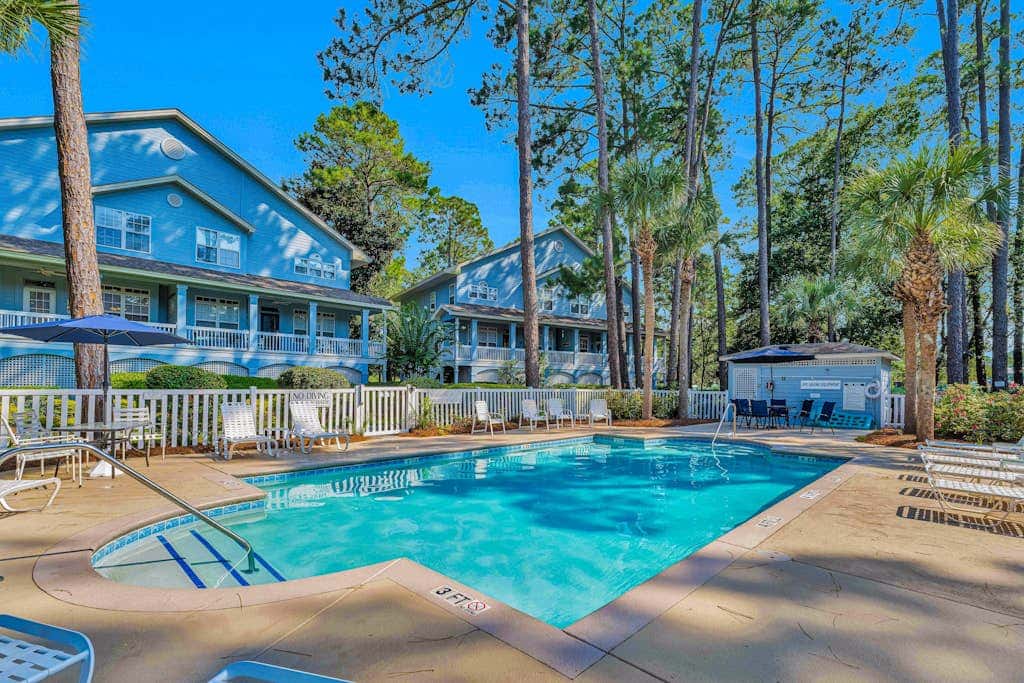 Family Friendly Condo - Across From Islanders Beach Park!