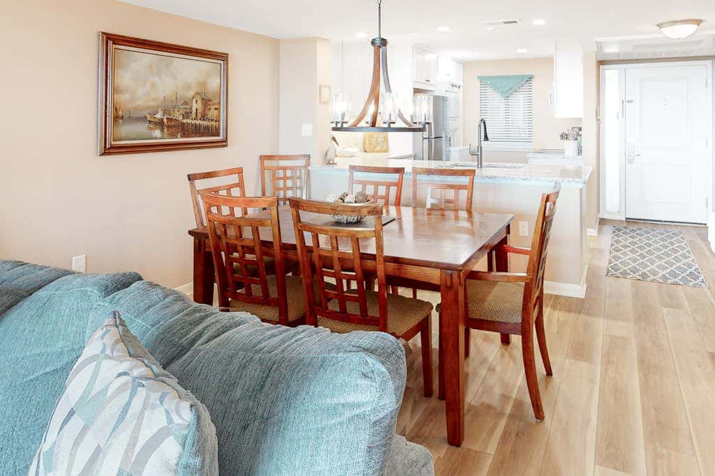 Upgraded condo on waterfront with pool, hot tub, & tennis access - near beach
