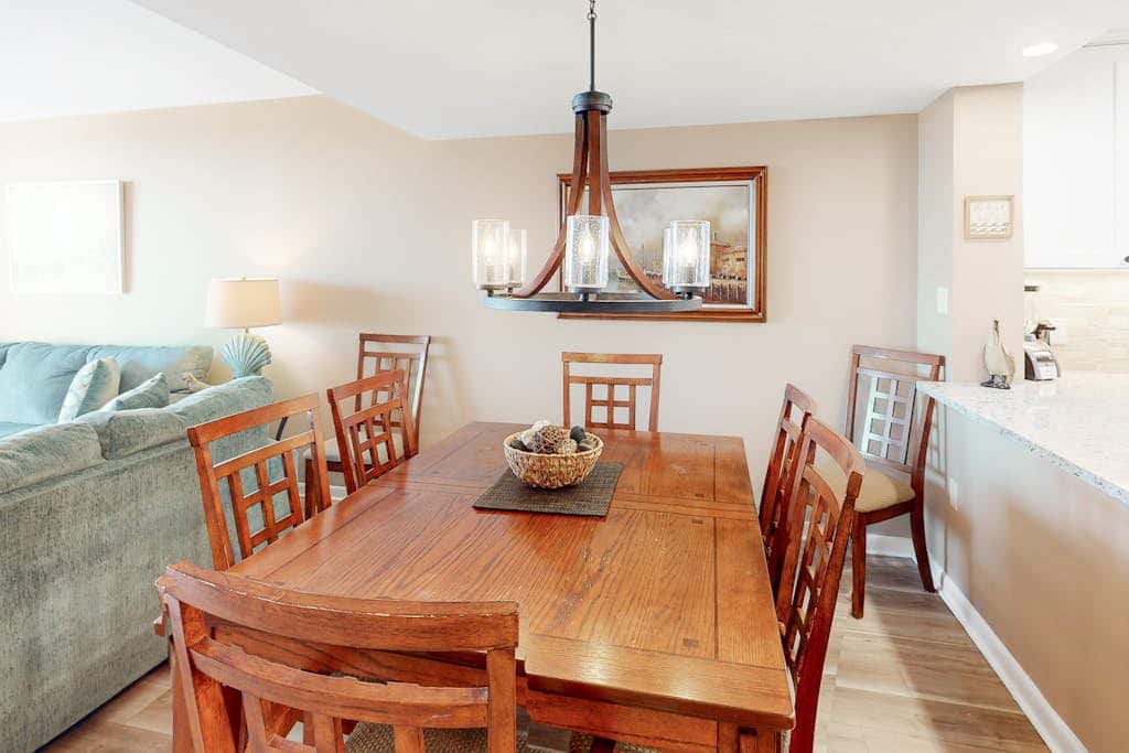 Upgraded condo on waterfront with pool, hot tub, & tennis access - near beach