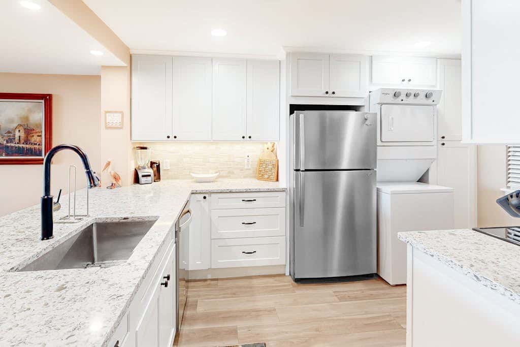 Upgraded condo on waterfront with pool, hot tub, & tennis access - near beach