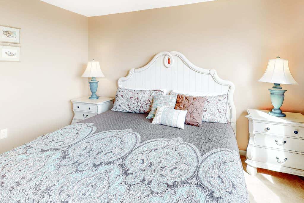 Upgraded condo on waterfront with pool, hot tub, & tennis access - near beach
