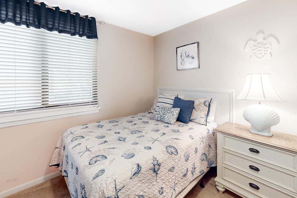 Upgraded condo on waterfront with pool, hot tub, & tennis access - near beach
