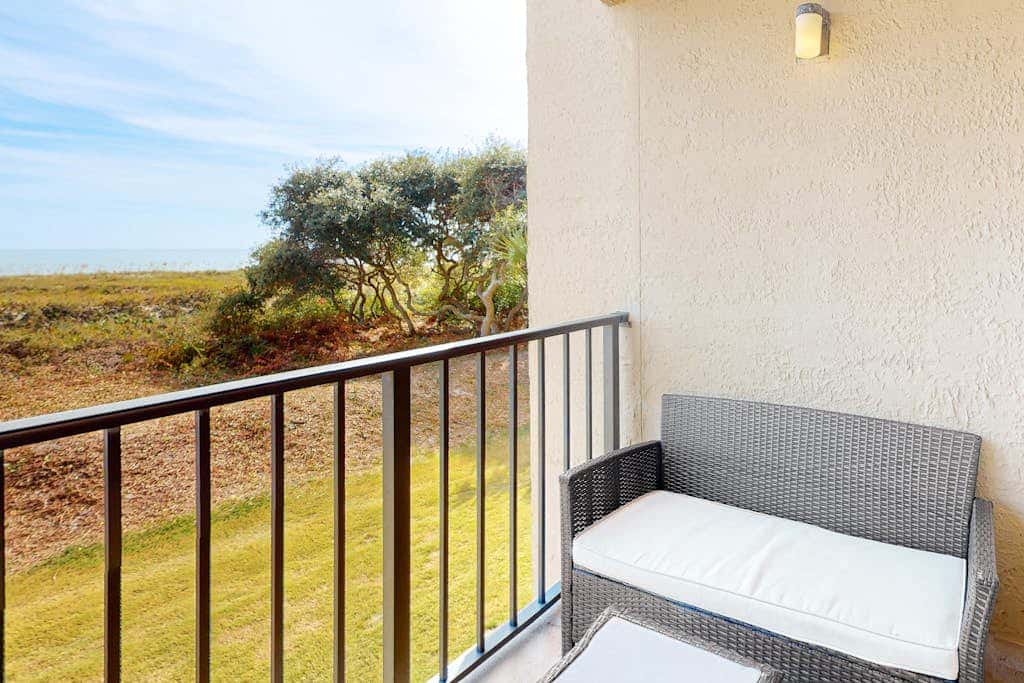 Upgraded condo on waterfront with pool, hot tub, & tennis access - near beach