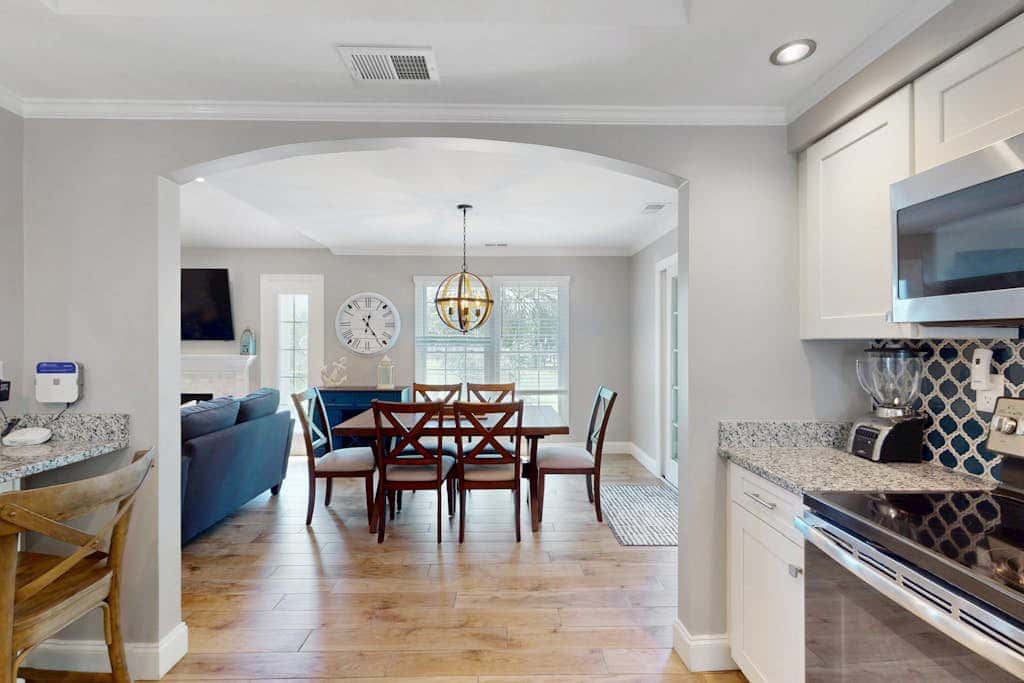 Stunningly remodeled villa with shared pool and golf on-site