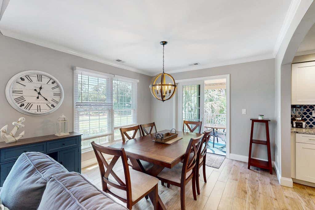 Stunningly remodeled villa with shared pool and golf on-site