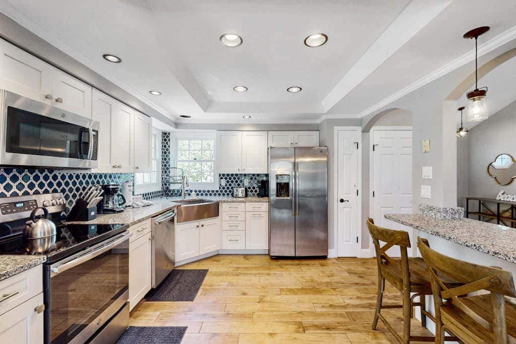 Stunningly remodeled villa with shared pool and golf on-site