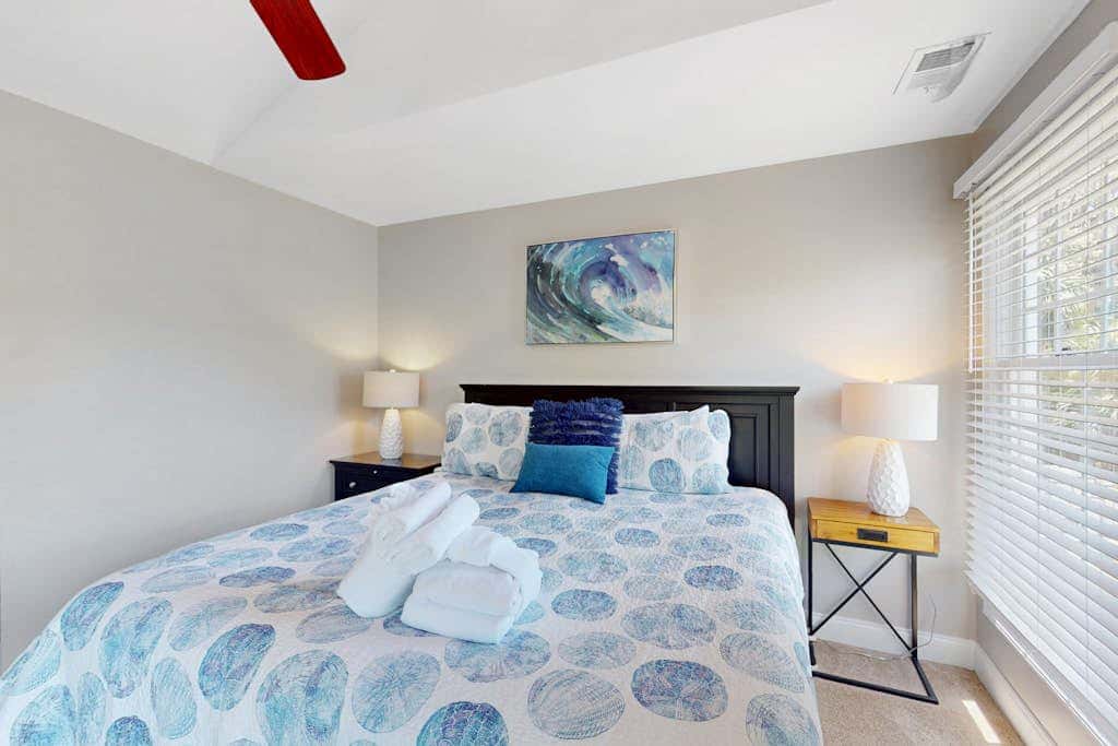 Stunningly remodeled villa with shared pool and golf on-site