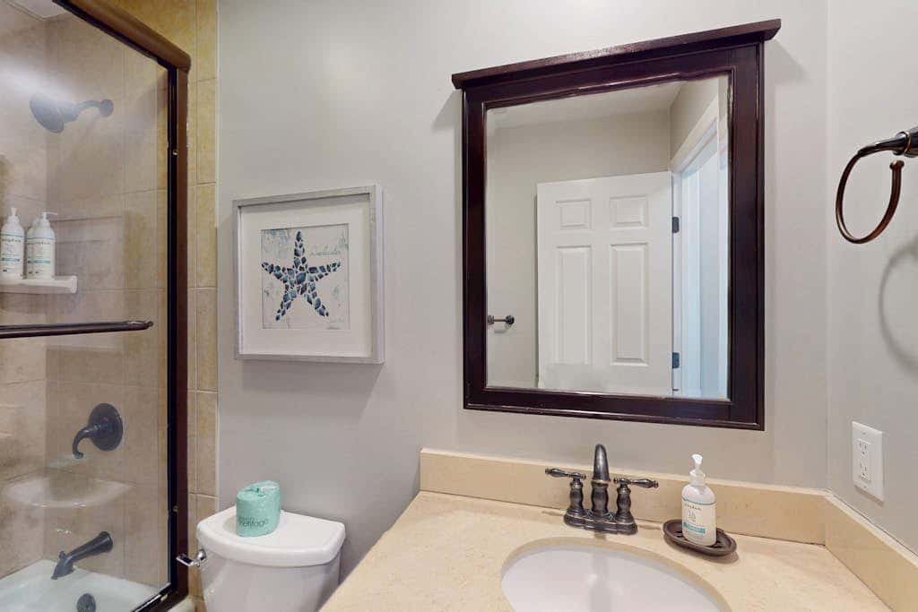 Stunningly remodeled villa with shared pool and golf on-site