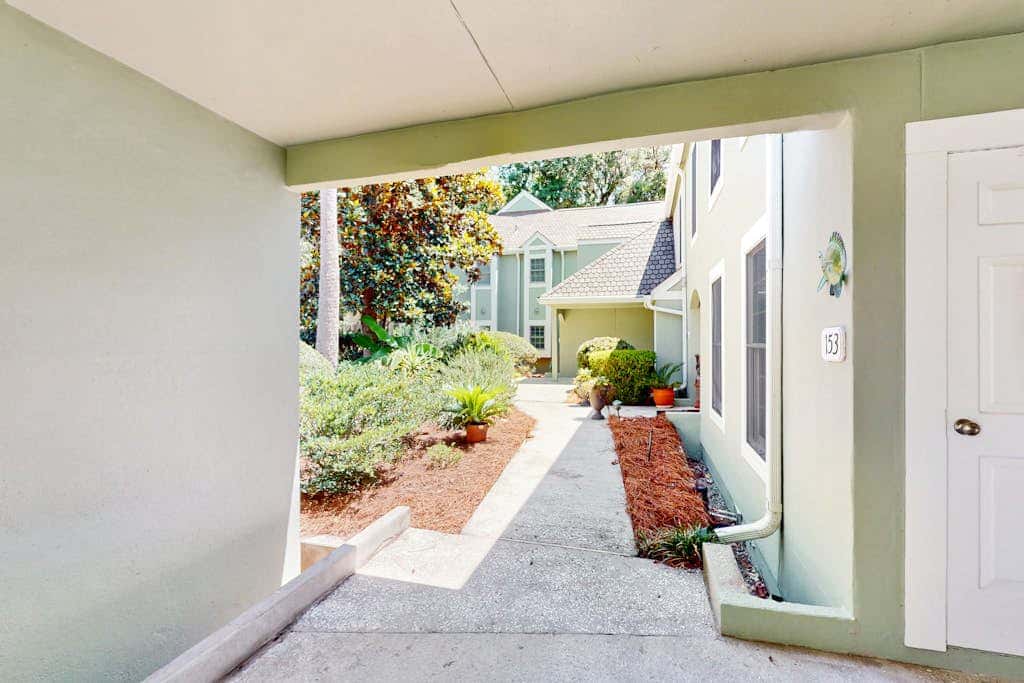 Stunningly remodeled villa with shared pool and golf on-site