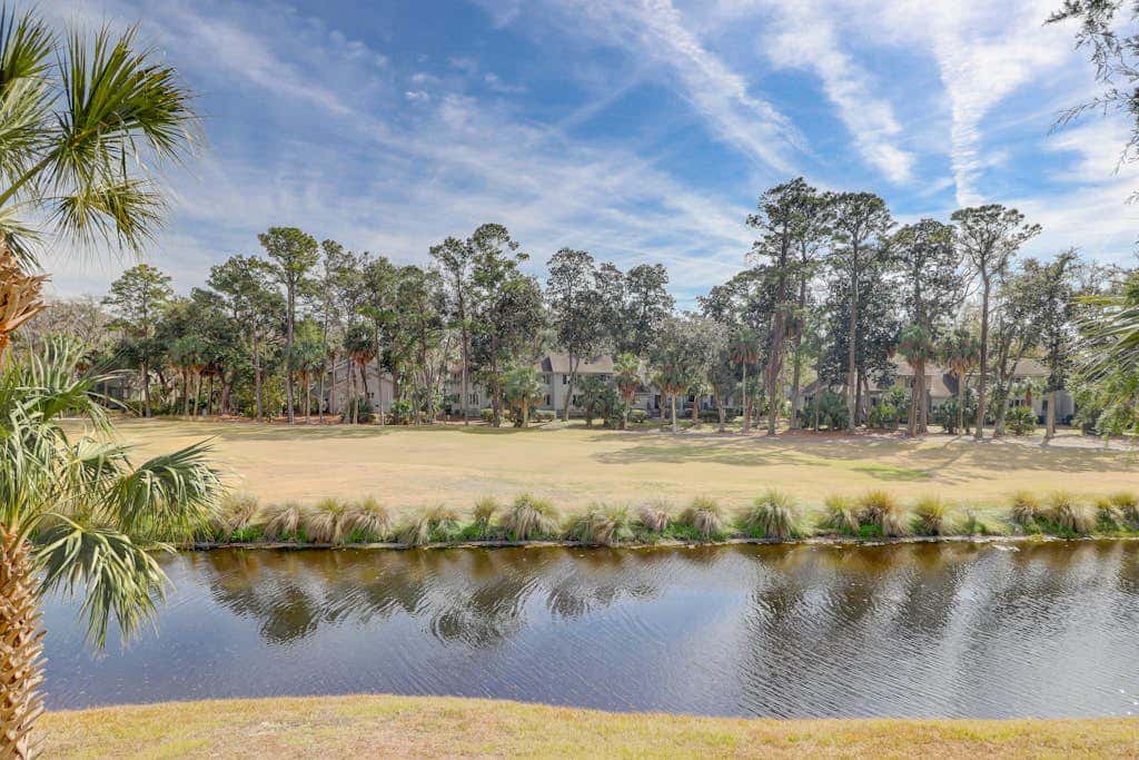 Stunningly remodeled villa with shared pool and golf on-site