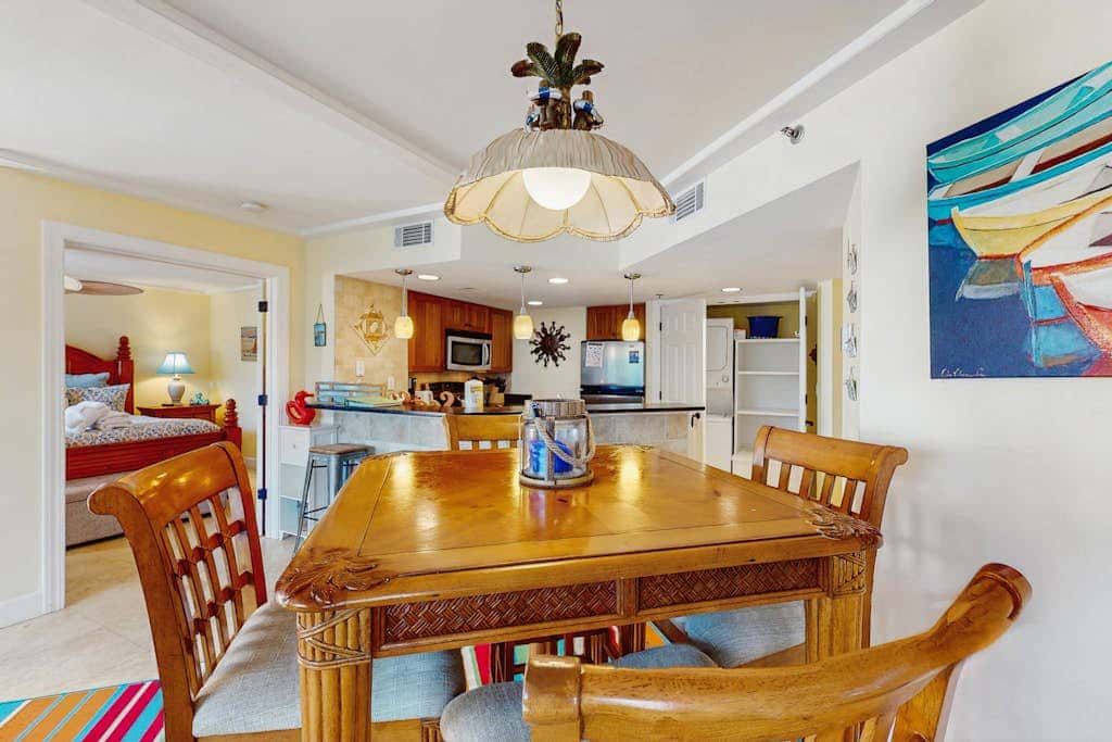 Stunningly remodeled 3rd floor villa with ocean views