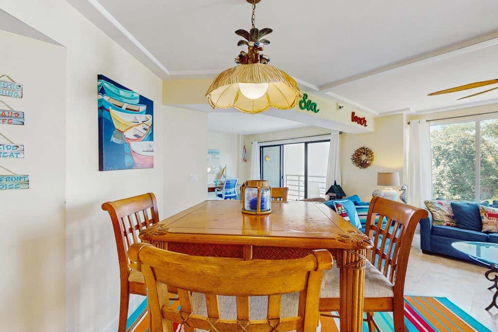 Stunningly remodeled 3rd floor villa with ocean views