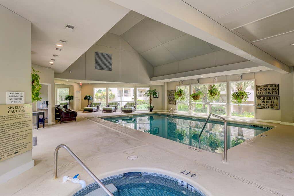 Stunningly remodeled 3rd floor villa with ocean views