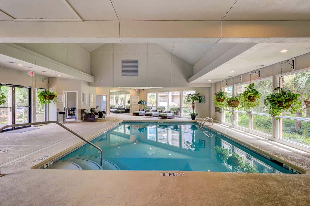 Stunningly remodeled 3rd floor villa with ocean views