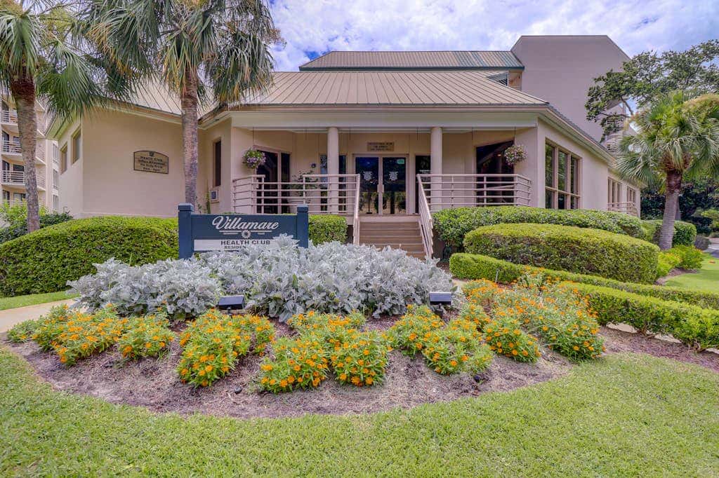 Stunningly remodeled 3rd floor villa with ocean views