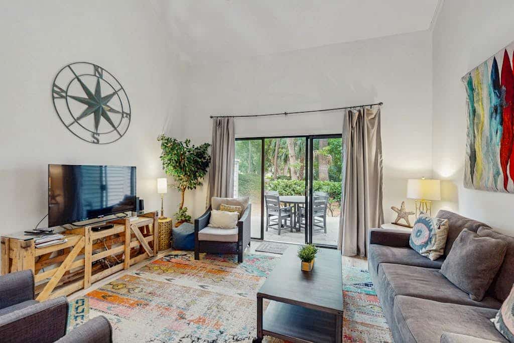 Spacious condo with pool, tennis courts, & golf on-site | 1 Bed
