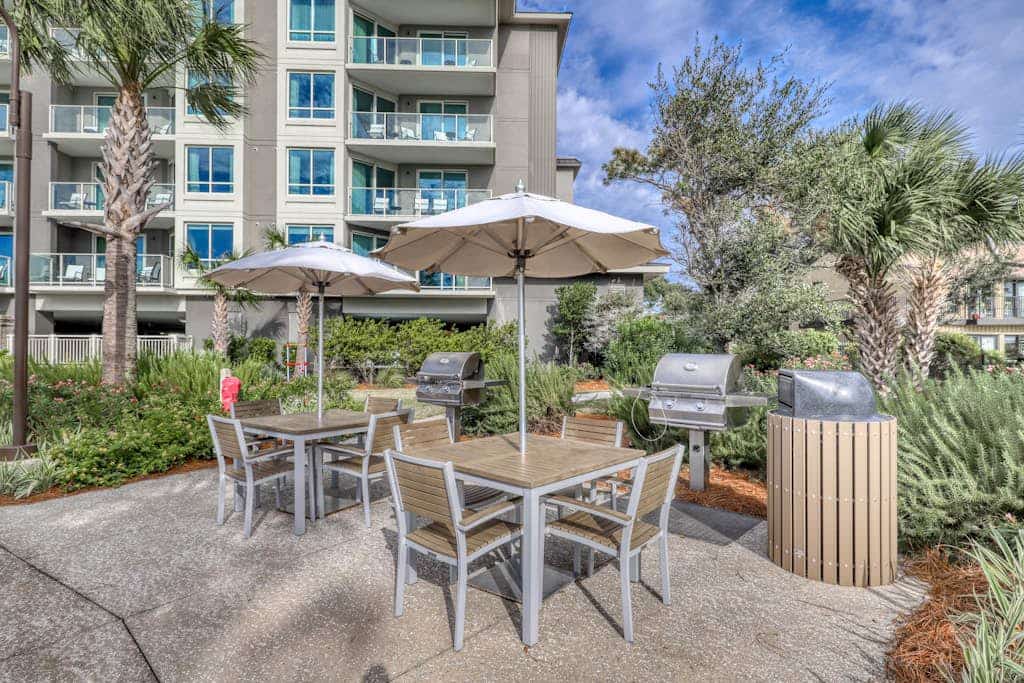 Carolina Beach Club 427 /  Pineapple