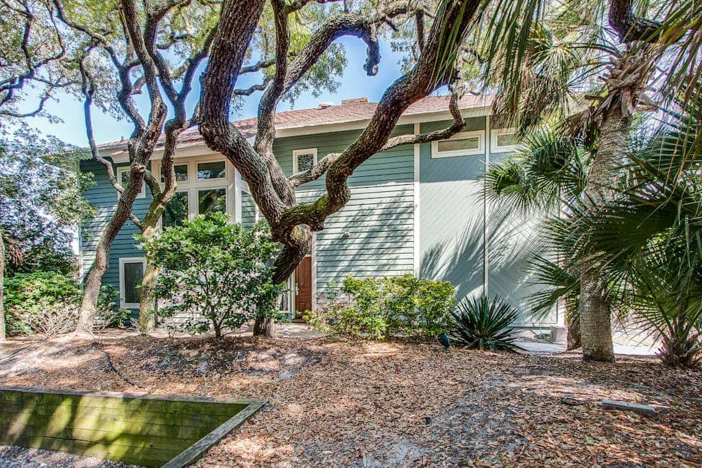 Beachfront home with private pool, expansive deck & breathtaking views