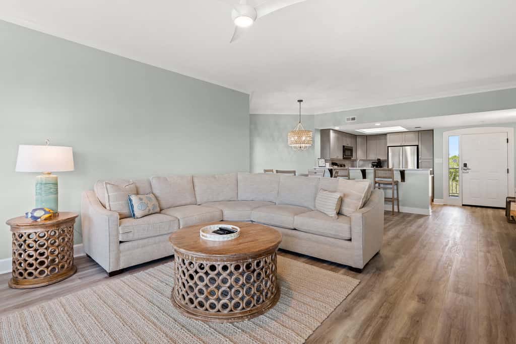 Coastal condo on the beach with panoramic views, beach access & a shared pool