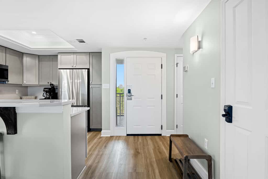Coastal condo on the beach with panoramic views, beach access & a shared pool