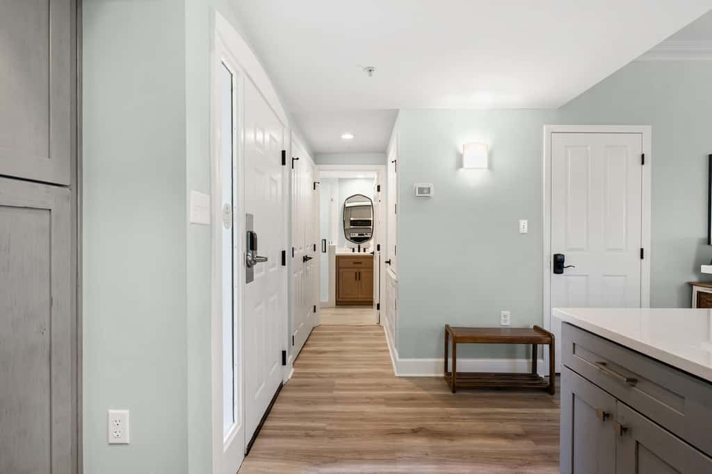 Coastal condo on the beach with panoramic views, beach access & a shared pool