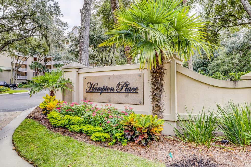 Corner condo with panoramic view & wraparound deck, just steps from the water