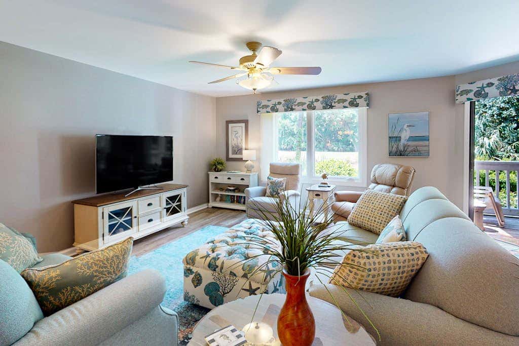 Island Bliss Near the Beach with Golf On Site, Shared Pool,Hot Tub & Private Deck