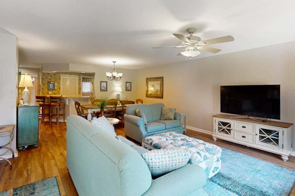 Island Bliss Near the Beach with Golf On Site, Shared Pool,Hot Tub & Private Deck