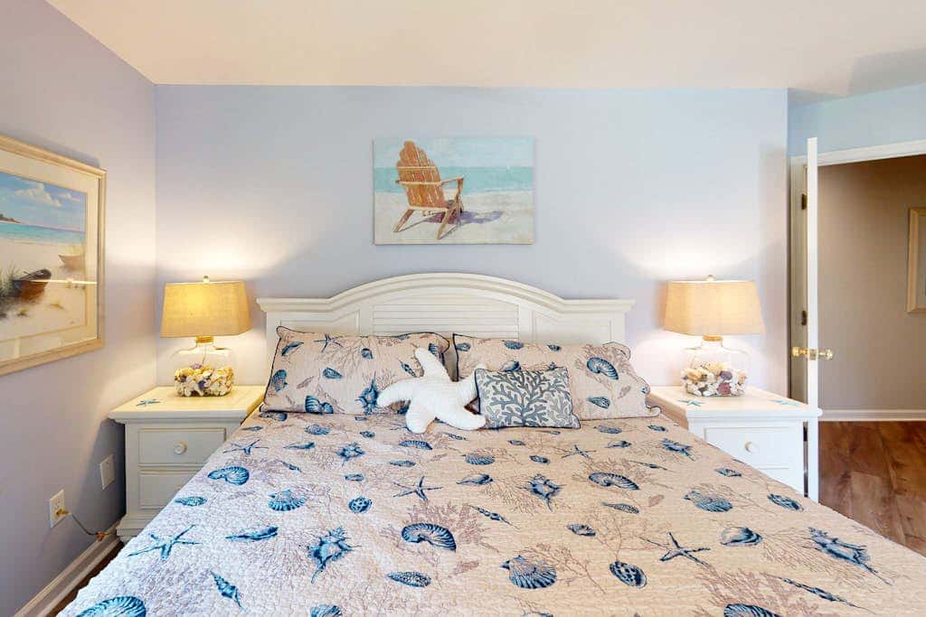 Island Bliss Near the Beach with Golf On Site, Shared Pool,Hot Tub & Private Deck