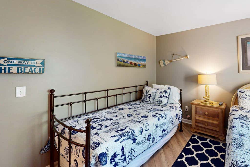 Island Bliss Near the Beach with Golf On Site, Shared Pool,Hot Tub & Private Deck
