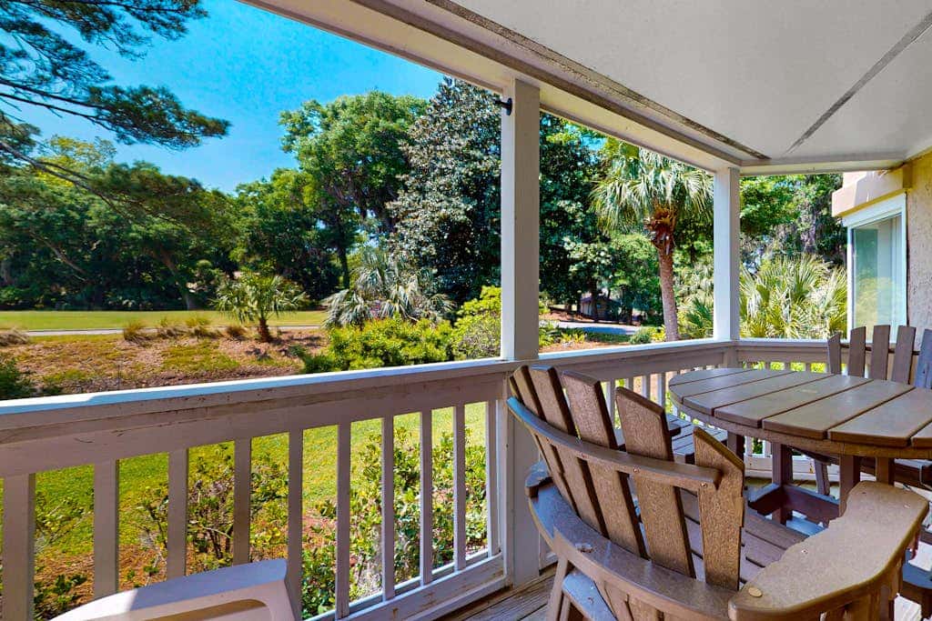 Island Bliss Near the Beach with Golf On Site, Shared Pool,Hot Tub & Private Deck