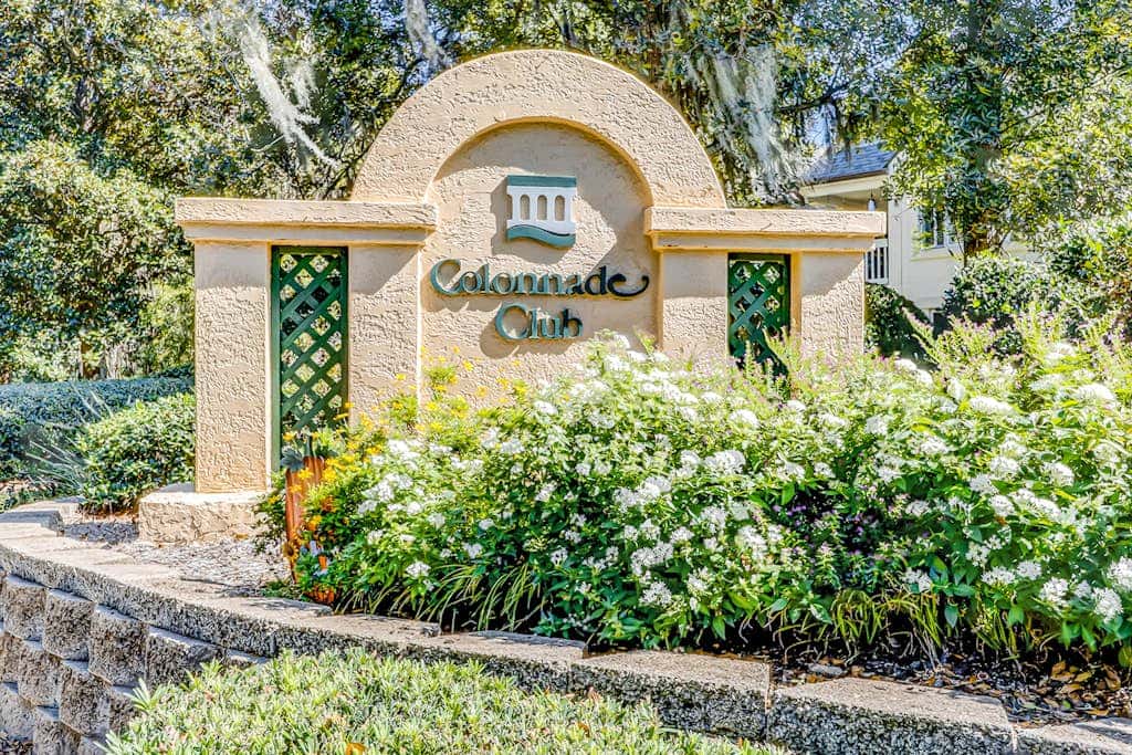 Island Bliss Near the Beach with Golf On Site, Shared Pool,Hot Tub & Private Deck