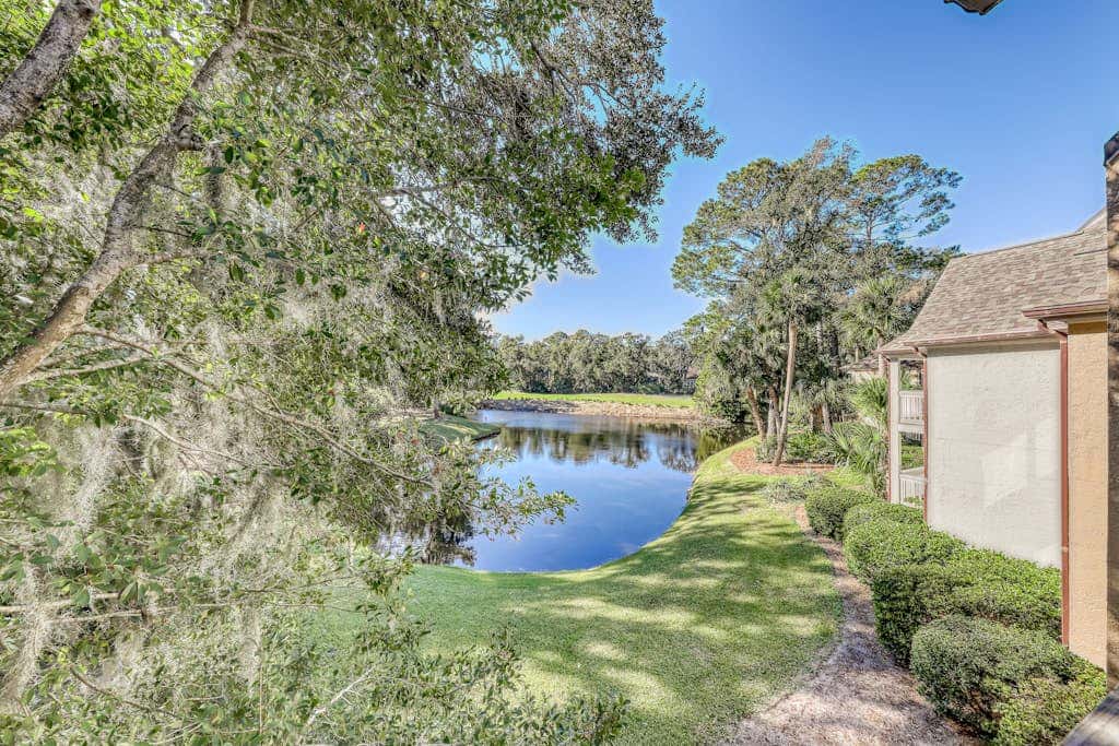 Island Bliss Near the Beach with Golf On Site, Shared Pool,Hot Tub & Private Deck