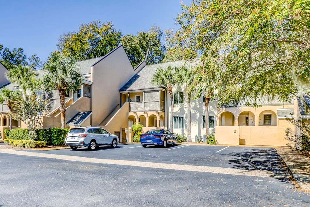 Island Bliss Near the Beach with Golf On Site, Shared Pool,Hot Tub & Private Deck